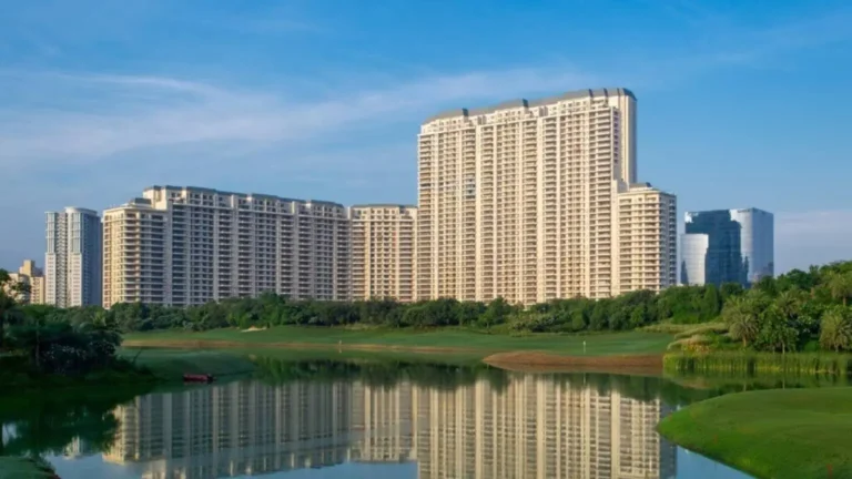 Dlf-aims-15-growth-in-sales-bookings-at-₹17000-crore-this-fiscal-1536x864