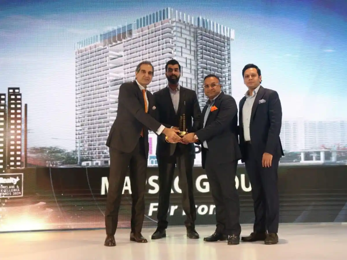 Mapsko-group-wins-prestigious-awards-for-icon-79-in-gurugram-and-aspr-greenz-in-sonepat-at-the-16th-realty-conclave-excellence-awards